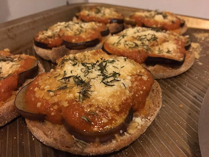 How to Make Delicious, Traditional Sardinian Pizza